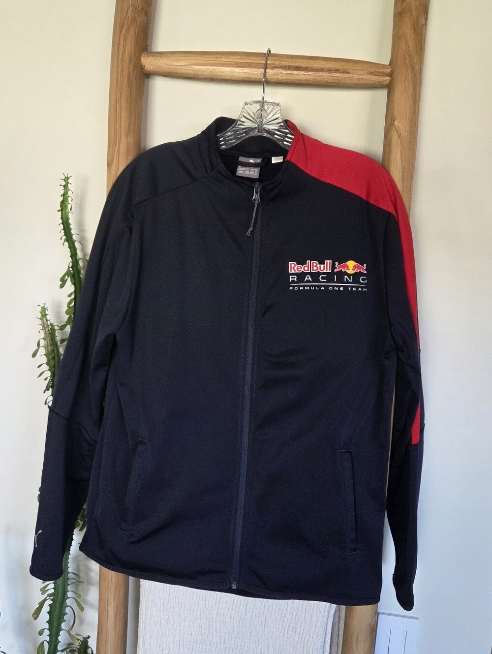 Red Bull Racing Formula One Jacket - Picture 3 of 7